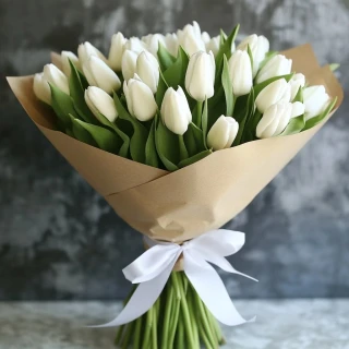 Букет 25 белых тюльпанов